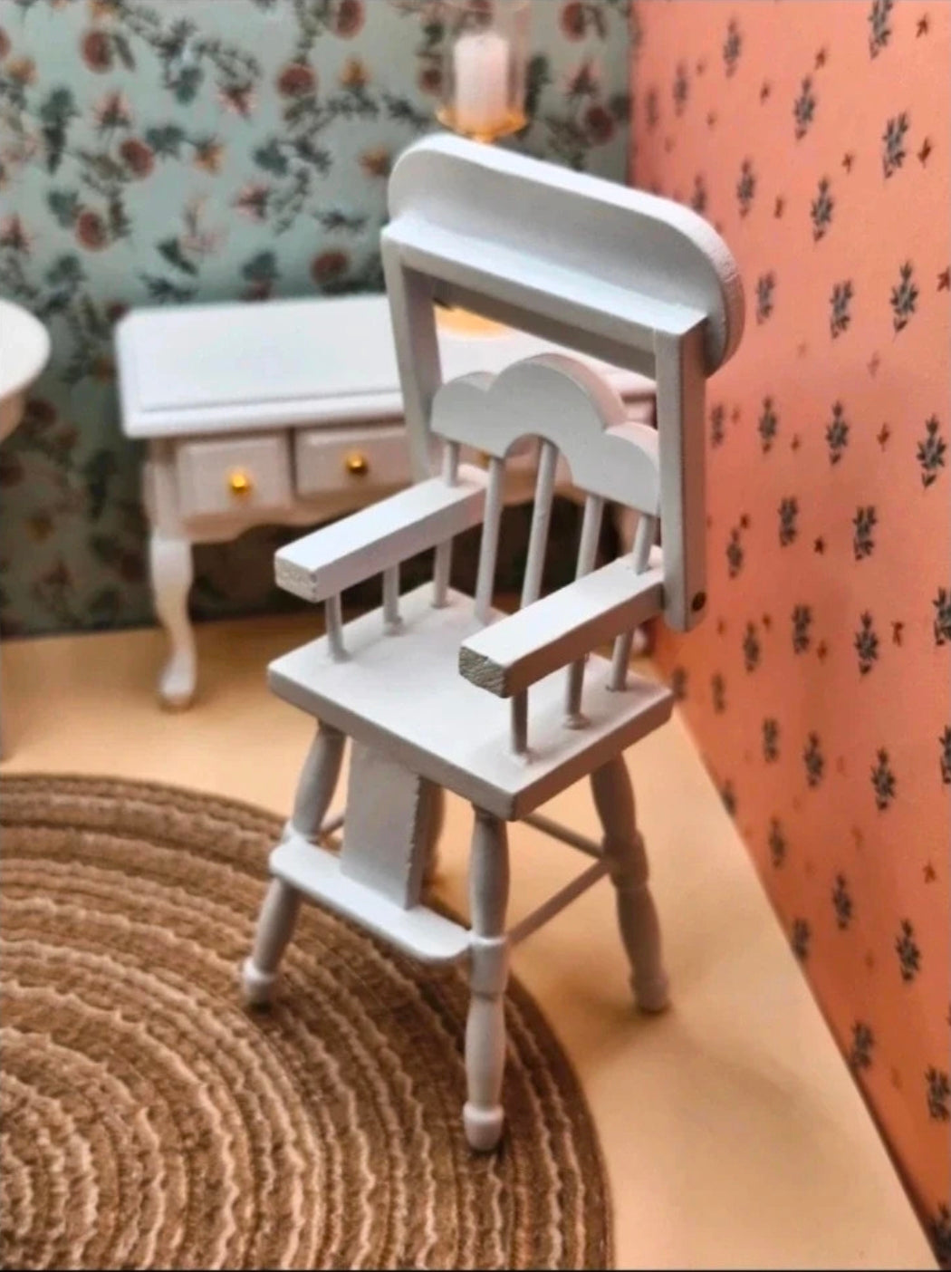 Chaise haute en bois pour bébé
