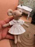 Robe blanche à pois