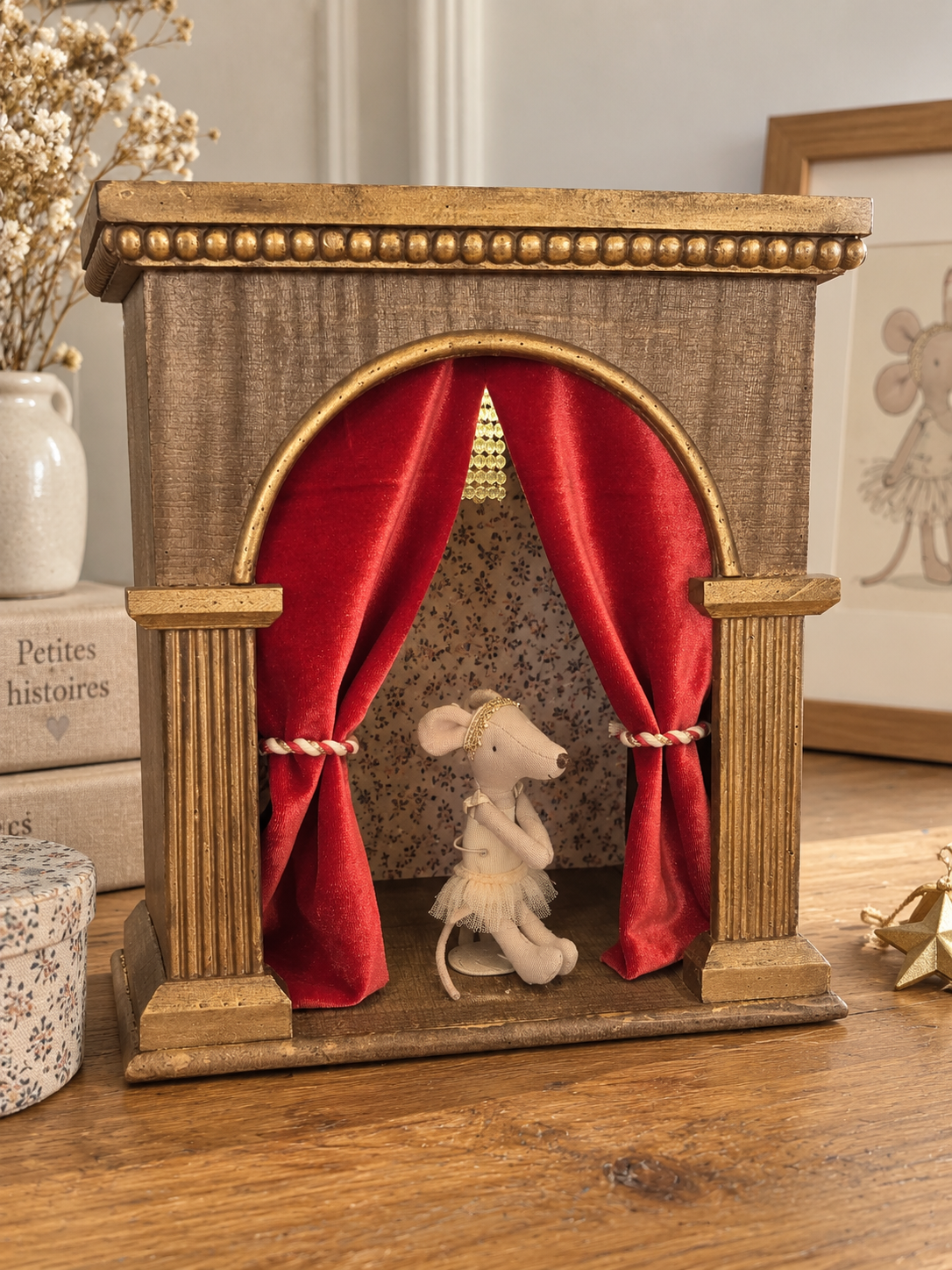Théâtre en bois miniature
