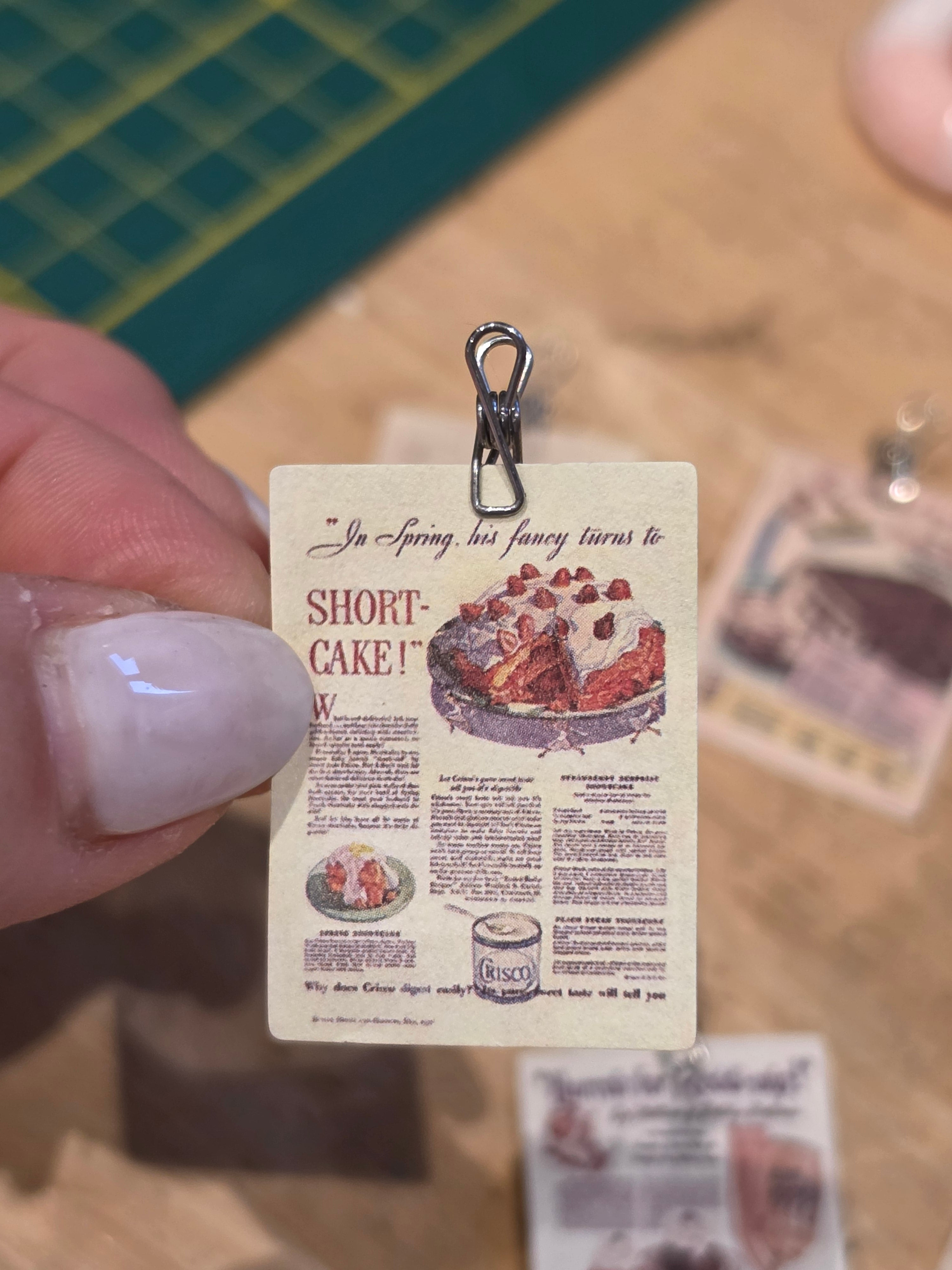 Mini recettes vintage avec pince – Miniature maison de poupée 1/12