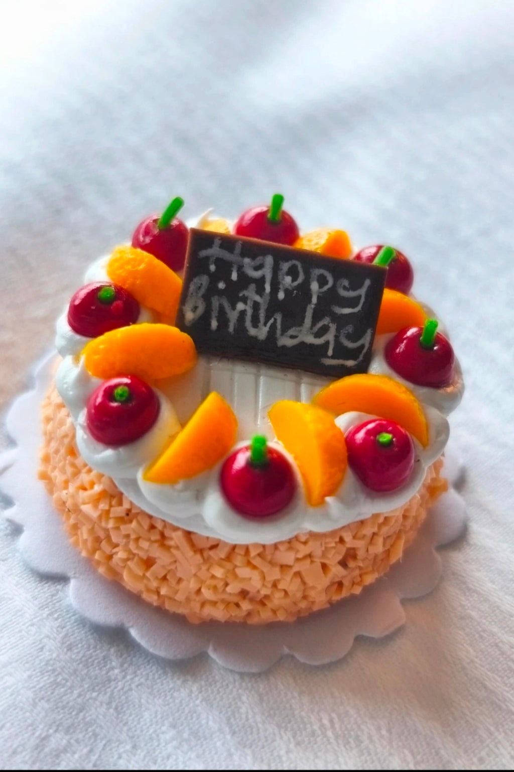 Gâteau d'anniversaire aux fruits