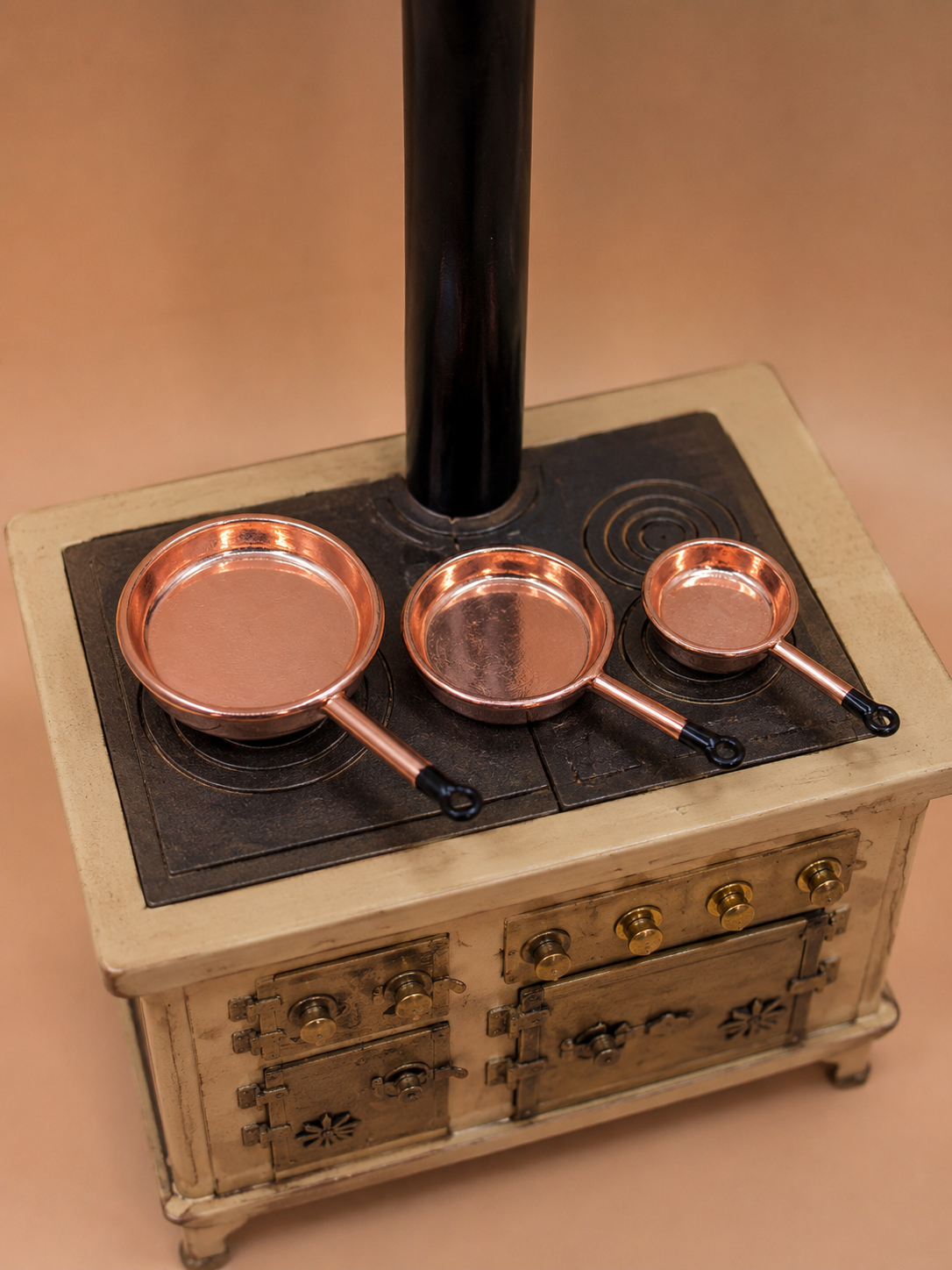 3 Poêles chromées