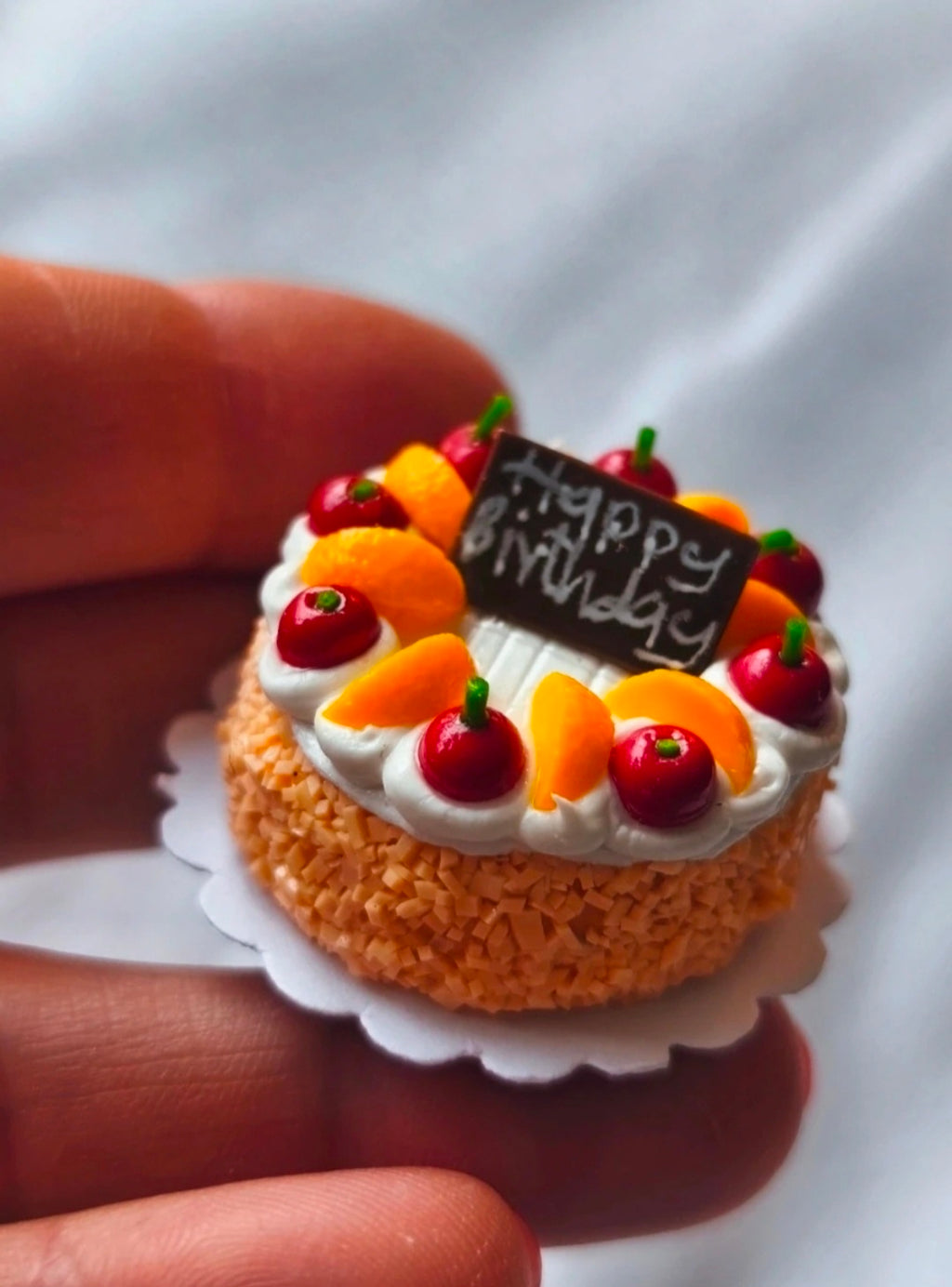 Gâteau d'anniversaire aux fruits