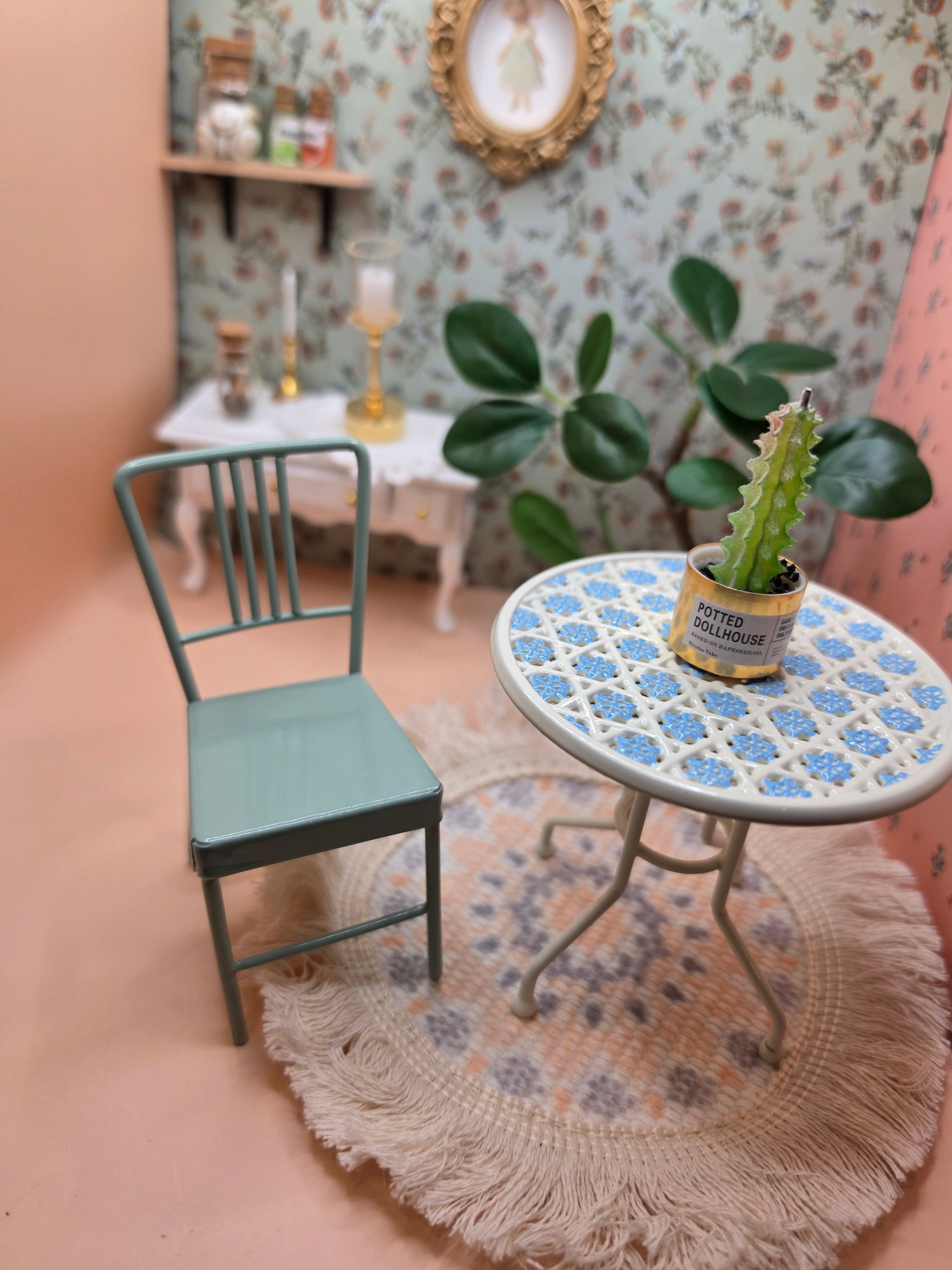 Piètement de la table ronde miniature en métal